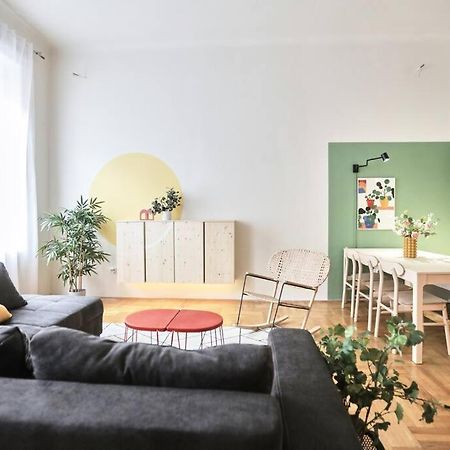 Unwind In Style W Sauna Dsgn 2Br Home Budapest Eksteriør bilde