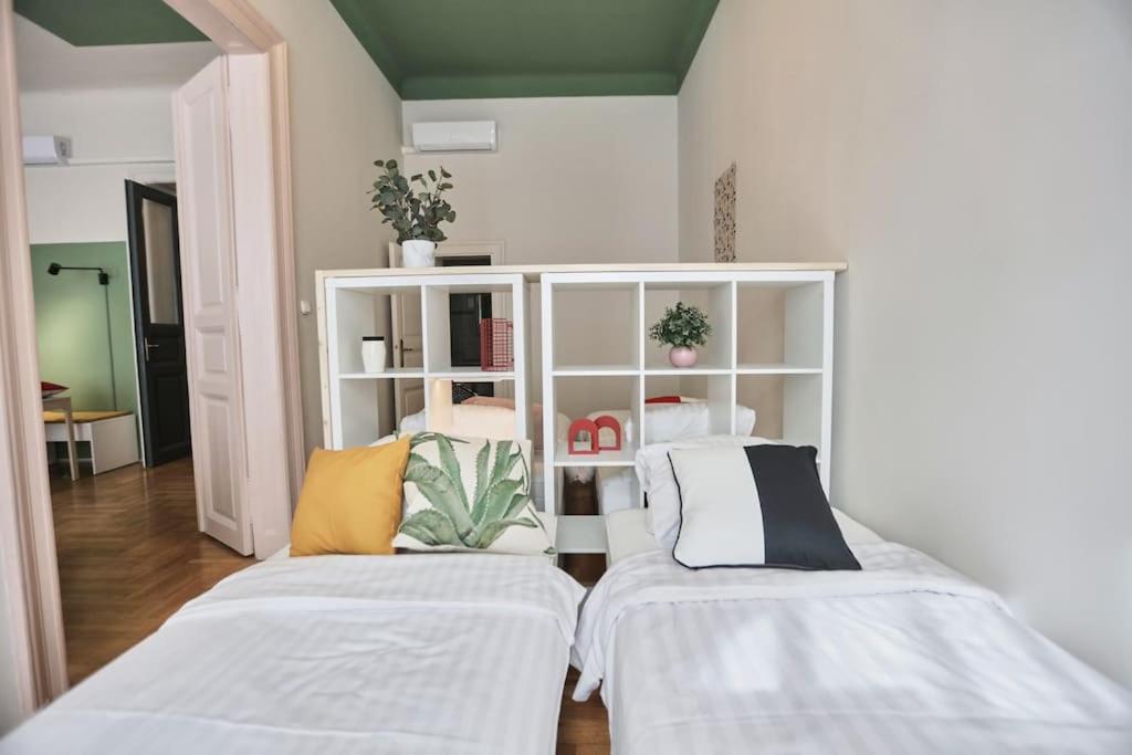 Unwind In Style W Sauna Dsgn 2Br Home Budapest Eksteriør bilde