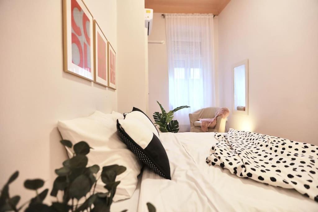 Unwind In Style W Sauna Dsgn 2Br Home Budapest Eksteriør bilde