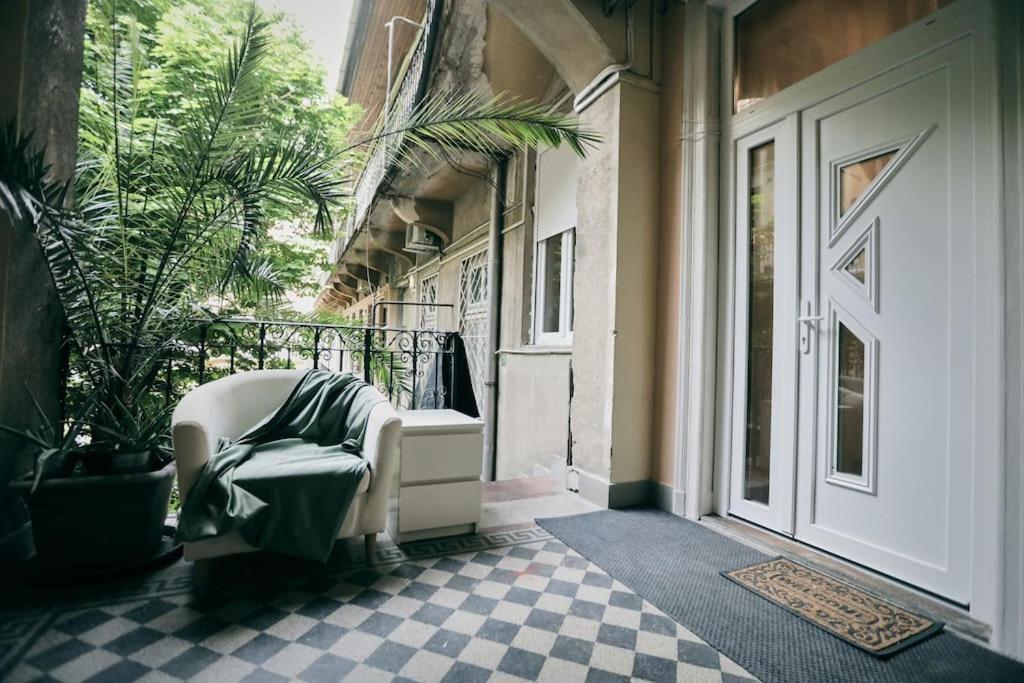 Unwind In Style W Sauna Dsgn 2Br Home Budapest Eksteriør bilde