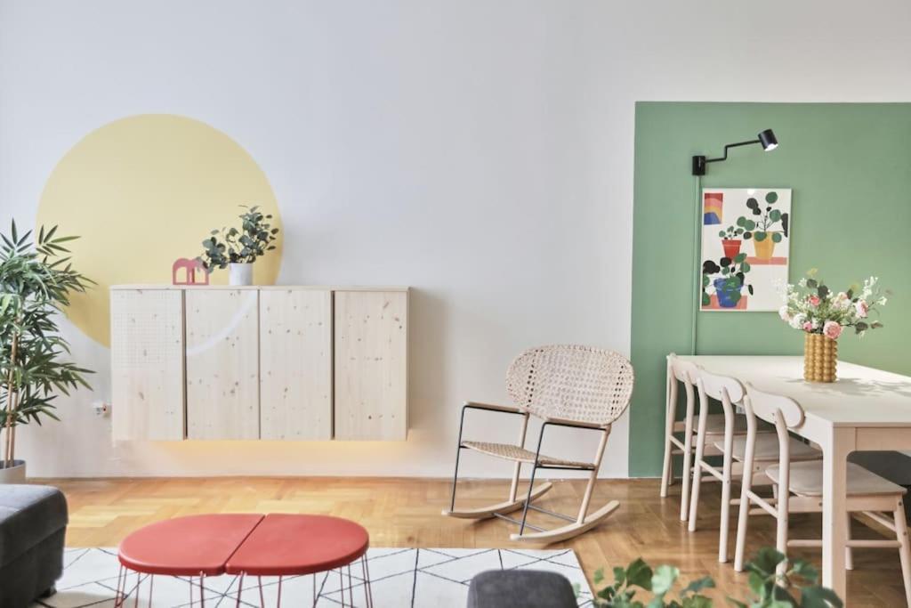 Unwind In Style W Sauna Dsgn 2Br Home Budapest Eksteriør bilde