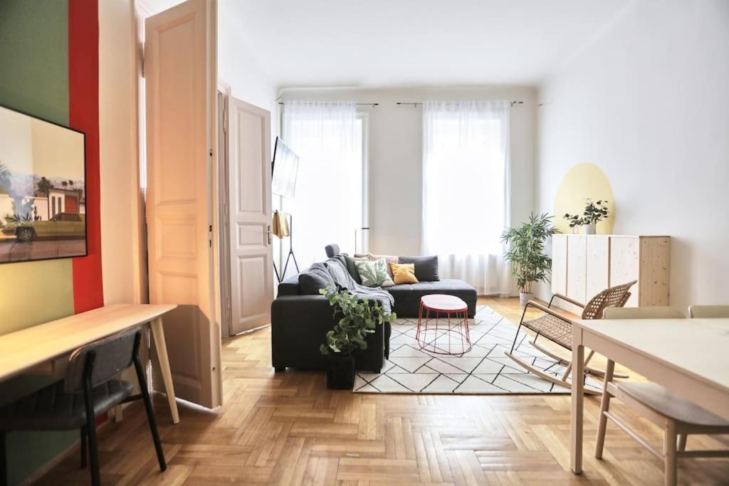 Unwind In Style W Sauna Dsgn 2Br Home Budapest Eksteriør bilde