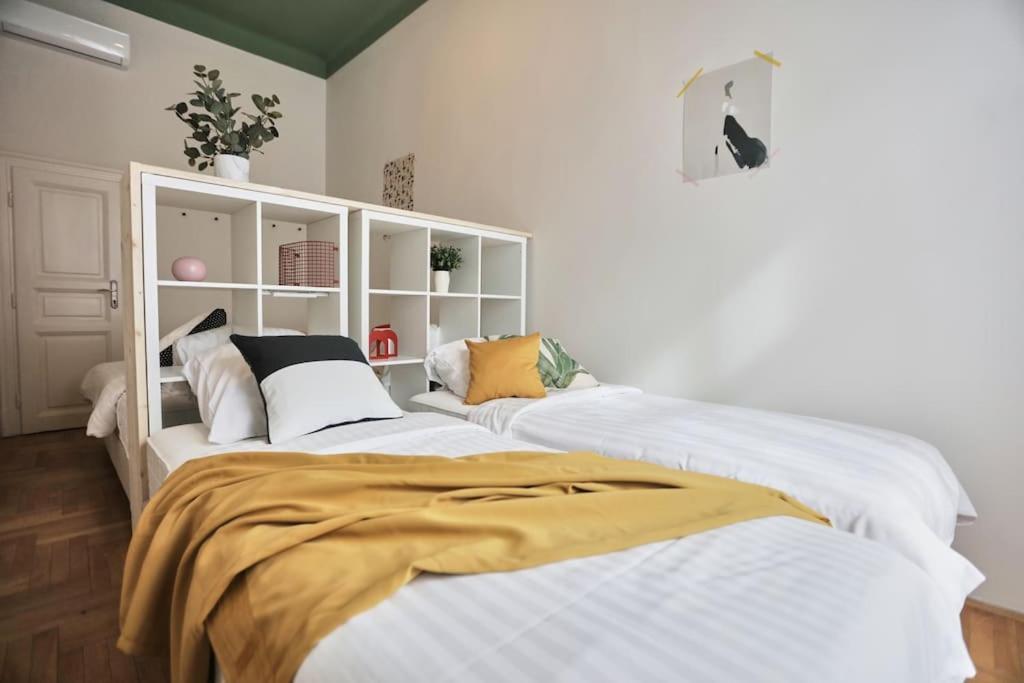 Unwind In Style W Sauna Dsgn 2Br Home Budapest Eksteriør bilde