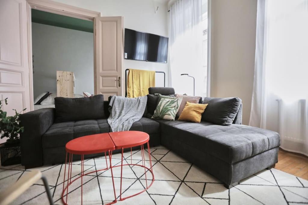 Unwind In Style W Sauna Dsgn 2Br Home Budapest Eksteriør bilde