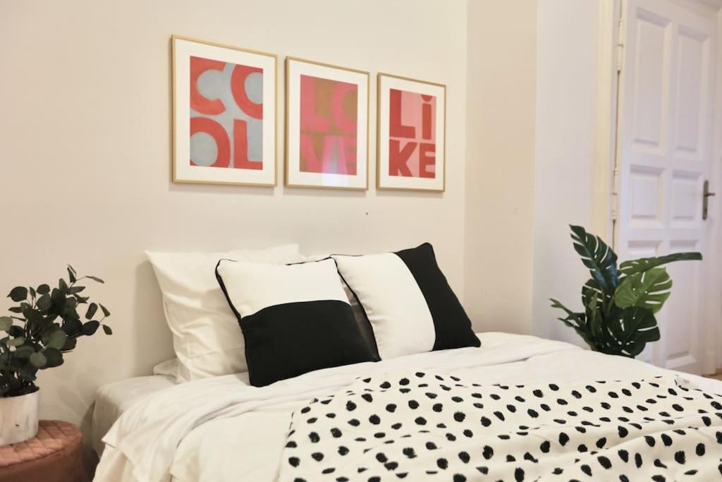 Unwind In Style W Sauna Dsgn 2Br Home Budapest Eksteriør bilde