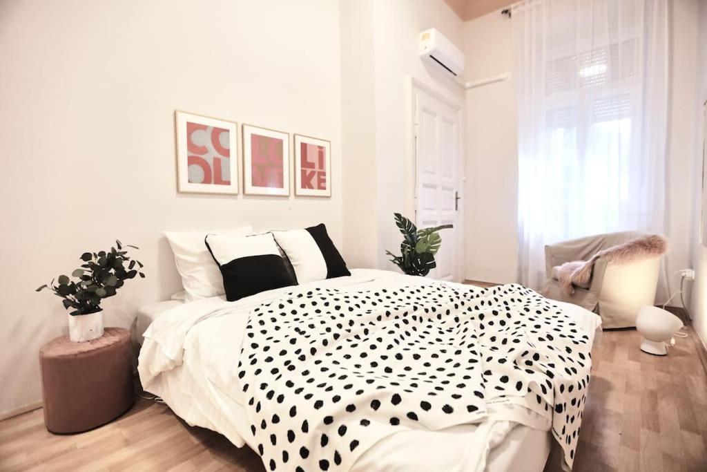 Unwind In Style W Sauna Dsgn 2Br Home Budapest Eksteriør bilde