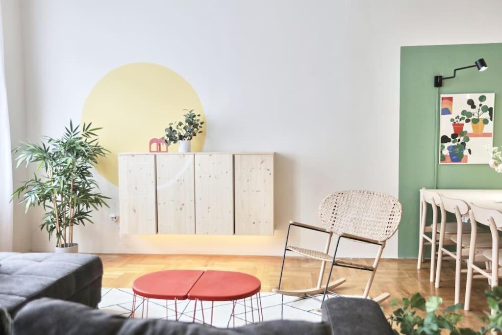 Unwind In Style W Sauna Dsgn 2Br Home Budapest Eksteriør bilde