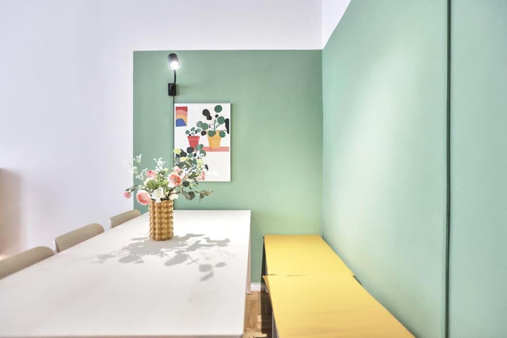 Unwind In Style W Sauna Dsgn 2Br Home Budapest Eksteriør bilde
