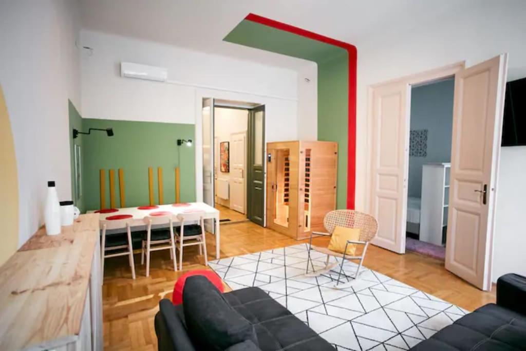 Unwind In Style W Sauna Dsgn 2Br Home Budapest Eksteriør bilde