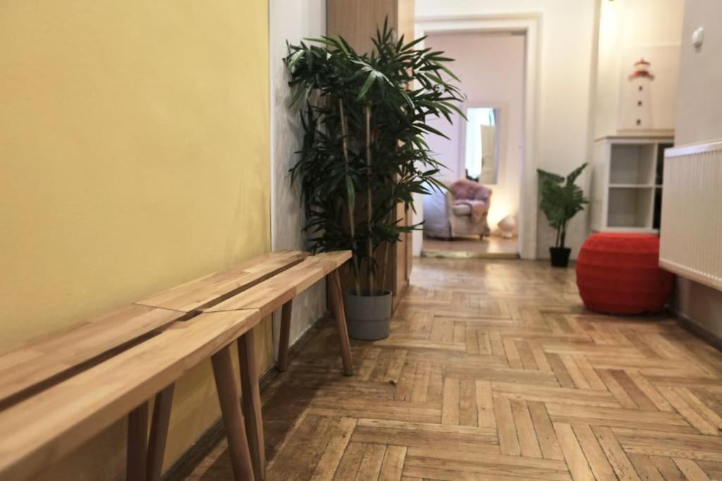 Unwind In Style W Sauna Dsgn 2Br Home Budapest Eksteriør bilde
